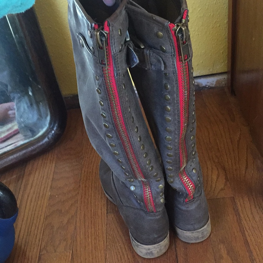 Talk grey boots.
